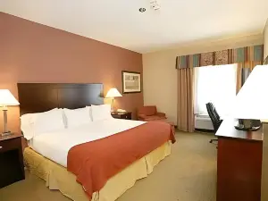 Holiday Inn Express & Suites Cincinnati-N/Sharonville