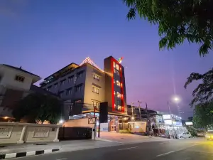 Eno Front One Hotel Semarang
