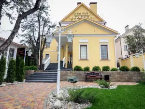 Сударь