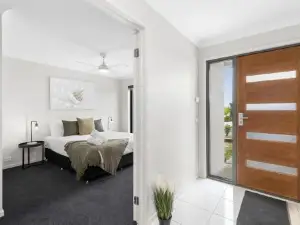 Chifley Place - Cool Suburban Crib!