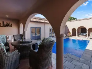 Poolside Serenity - Papamoa Beach Holiday Home