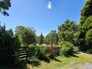 Romantic Stay by Historic Church on Wine Route