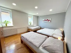 Creekside House K