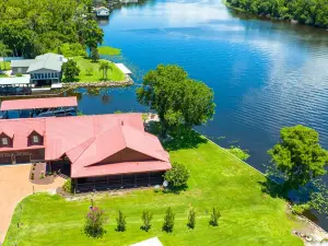 Riverview- Log Cabin- Special Pricing October / November Book Now!