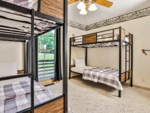 Dog-friendly lakefront home with boat access, deck, fireplace, gas grill, kayaks