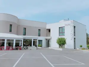 Hotel Enjoy