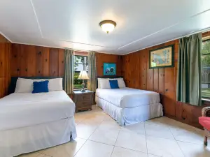 Rock Reef Resort