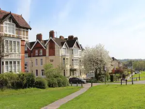 Russell Hotel