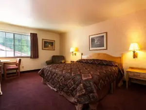 The Summit Inn