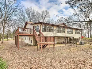 40-Acre Poplar Bluff Nature Lovers Paradise!