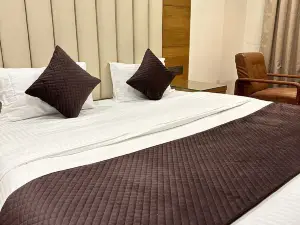 Hotel The Vijay Paradise
