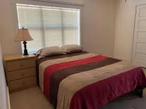 -Beautiful 4.5 BR / 4 Ba home with 2 car garage