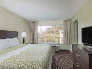 Days Inn by Wyndham Jellico - Tennessee State Line