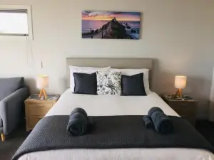 Kaka Point Views Apartment 2