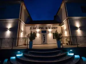 Kinizsi Udvar Apartmanhaz