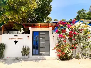 Manta Stay Thoddoo, Maldives