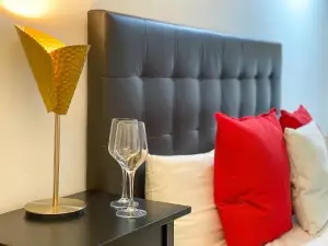 CASACAFÉ Madrid Pozuelo Estación Private Rooms