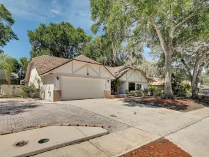 Valrico Vacation Rental 15 Mi to Tampa