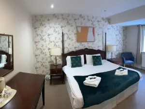 The Rose and Crown Hotel