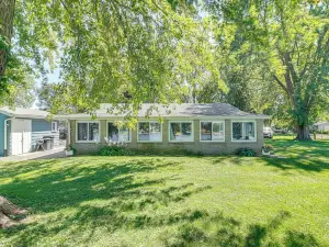 Riverfront Dixon, Illinois, Vacation Rental!