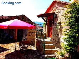Comfortable House in Lindoso Stunning Mountain View