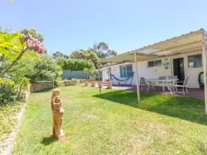 Shabby Chic Shack - 2 bedroom Beach Cottage