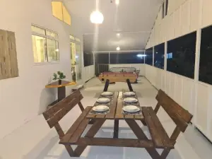 Taharu'u Guest House By The Beach