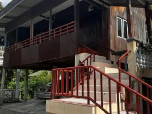Homestay Rumah Kayu Kota Tinggi