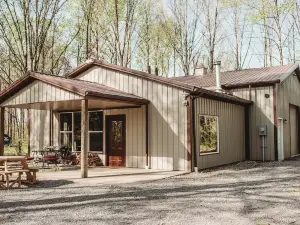 Private retreat in the woods with hiking and fishing