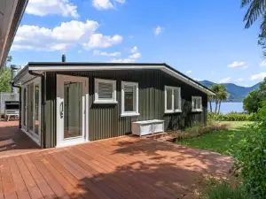 Luxury Waterfront Retreat at Mahau Sound