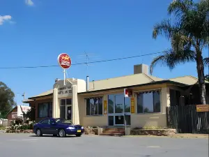 ウーマーガマ ビレッジ ホテル モーテル