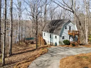 Cozy Cottage by the lake  WIFI / Pets Welcome / Kayaks