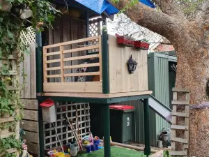 Water Bay Villa Bed & Breakfast