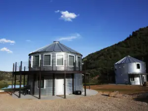 Charming Farm Stay with Modern Amenities - Serene Unique Retreat