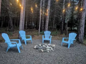 Wilderness Retreat 3-bedroom cabin in Eustis, Maine