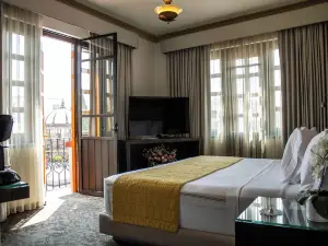Mansion de Los Abuelos