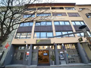 Garden Hotel