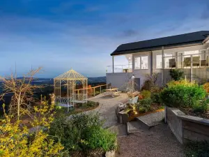 Skyline Views Yarra Valley s Elevated Escape
