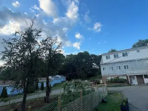 More then a Motel With Garden , Renovated Rooms at heart of Boothbay