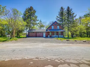 3 Mi to Lake Michigan Charming Kewaunee Hideaway