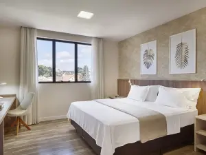 Lefel Hotel