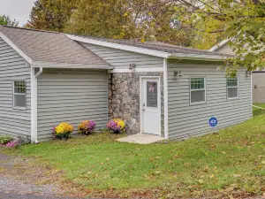 Pet-Friendly Honeoye Cottage Rental: Walk to Lake!
