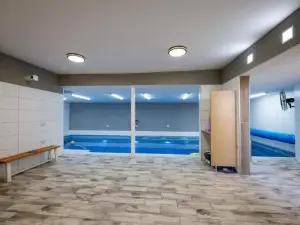 Quiet on the landscape - including a heated pool complex
