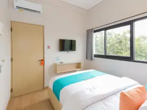 Sans Hotel Clover Ace Surabaya by RedDoorz