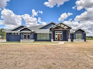 Central Texas Home w/ Rolling Pasture Views!