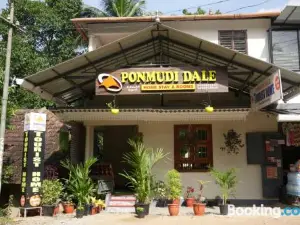 Ponmudi Dale. Homestay