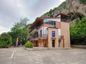 Hotel Dzeruli