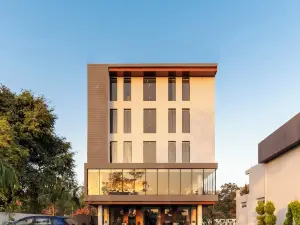 Hotel Bafna Lawn