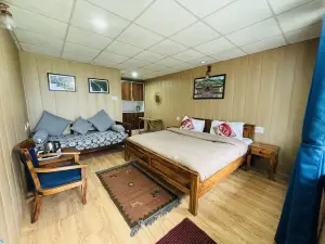 Himalayan High, Auli, by Himalayan Eco Lodges