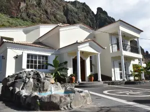 Mansion Almond
